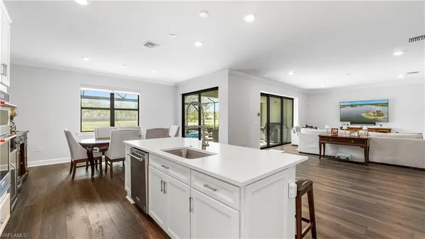 $1,160,000 | 10428 Ventana Lane, Naples, FL 34120