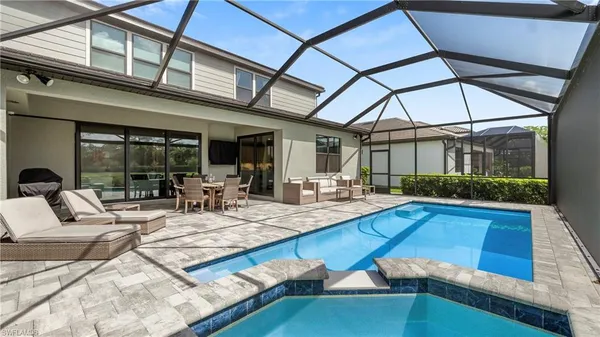 $1,160,000 | 10428 Ventana Lane, Naples, FL 34120