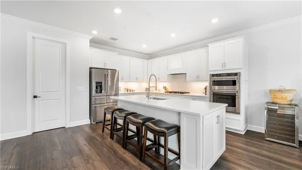 $1,160,000 | 10428 Ventana Lane, Naples, FL 34120