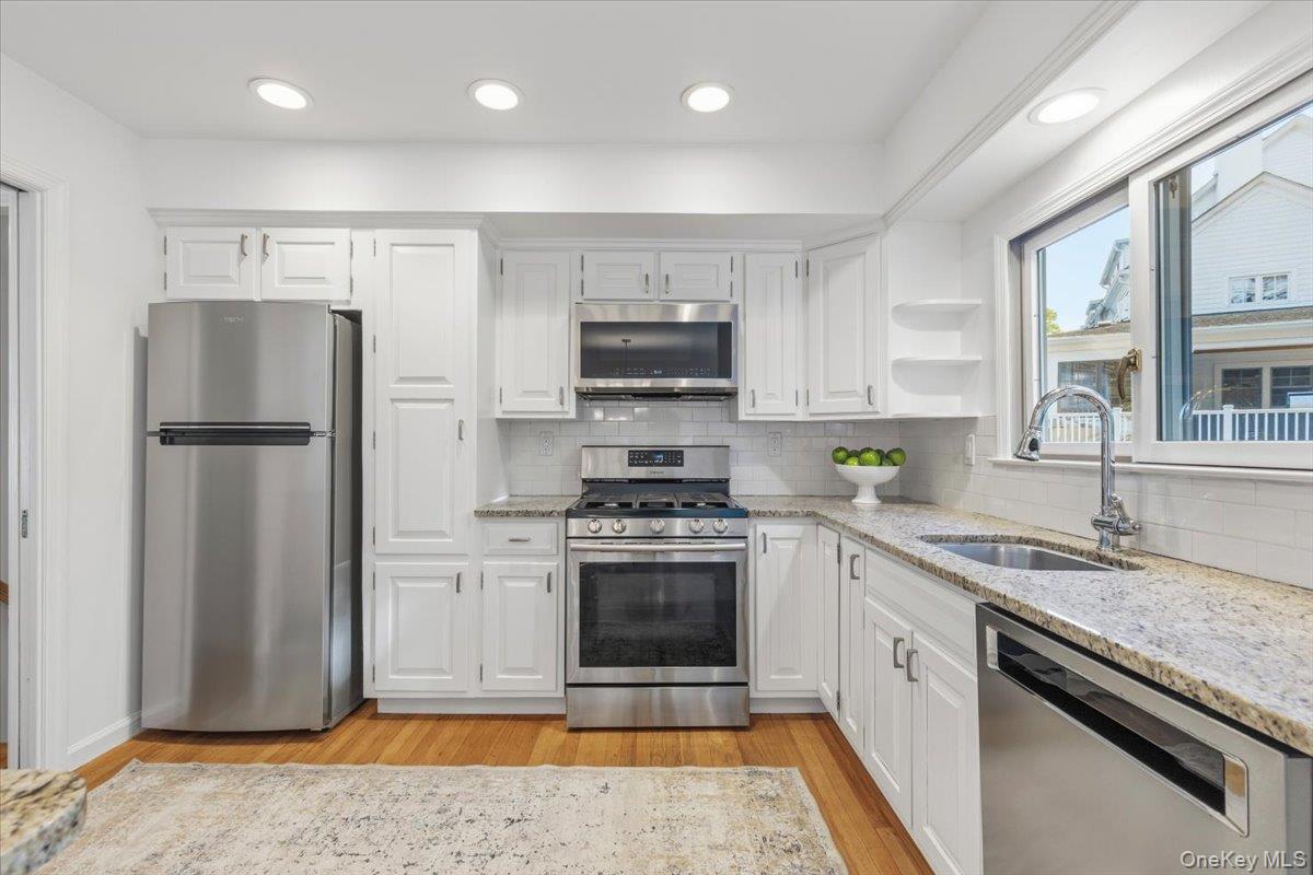 37 Colby Avenue Rye, NY 10580 - Photo 6 of 36