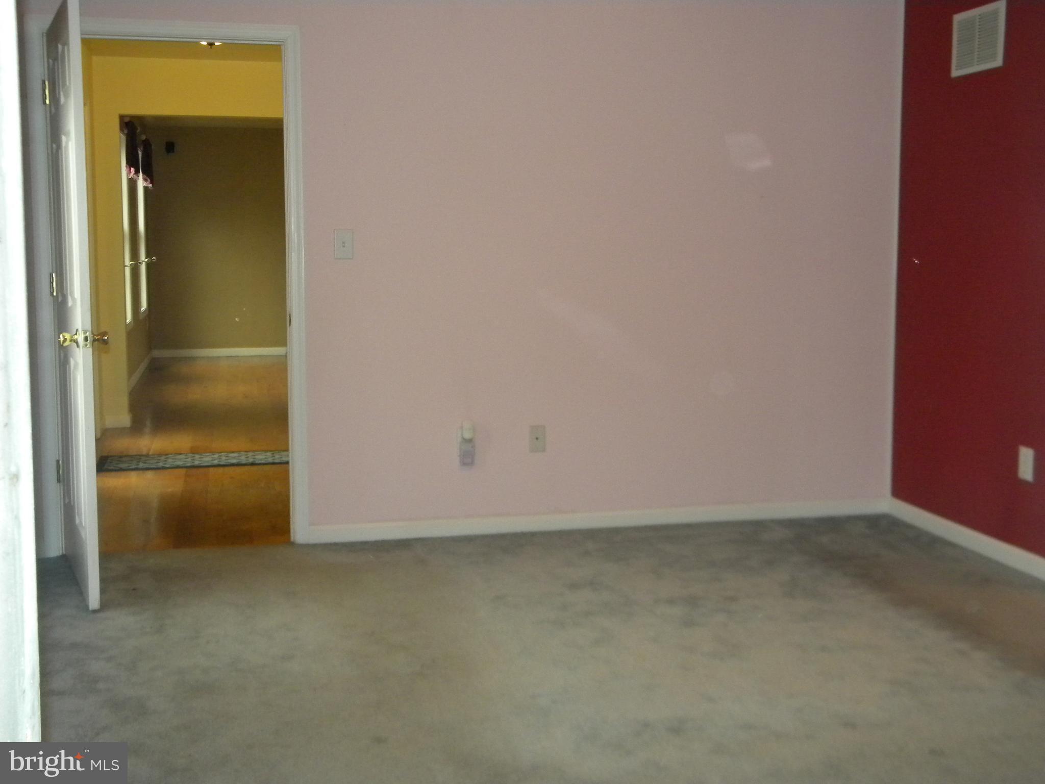 4520 Church Road Hampstead, MD 21074 - Photo 15 of 28 In Law Bdrm w/bath & laundry to main Home