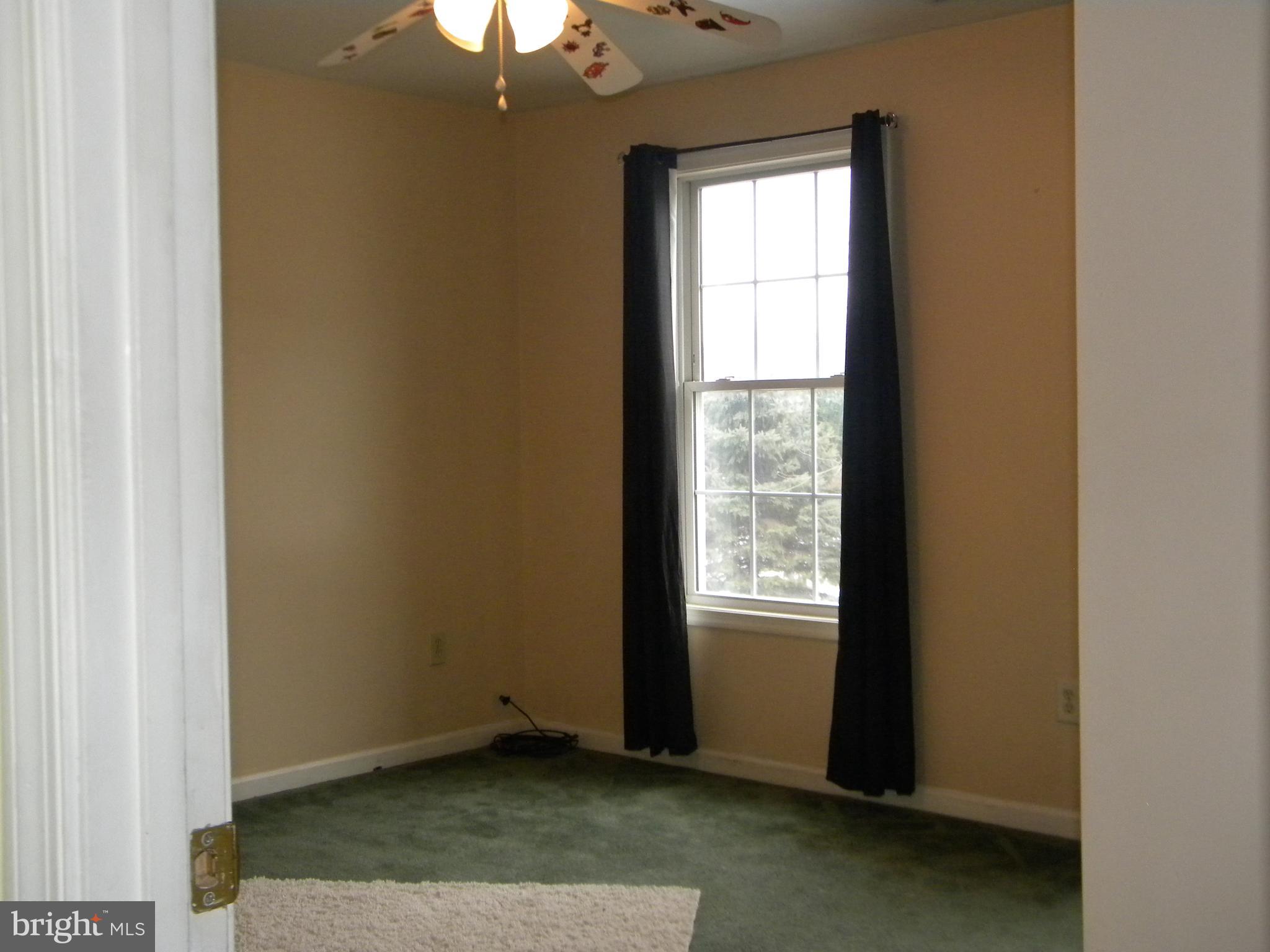 4520 Church Road Hampstead, MD 21074 - Photo 19 of 28 3rd Upper Level Bedroom