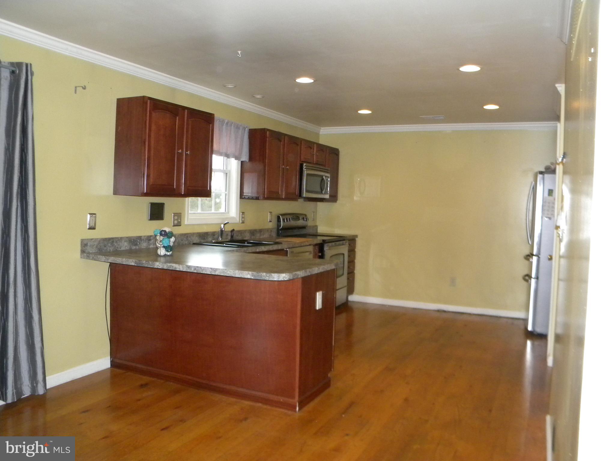 4520 Church Road Hampstead, MD 21074 - Photo 7 of 28 Breakfast Area onto Large Deck