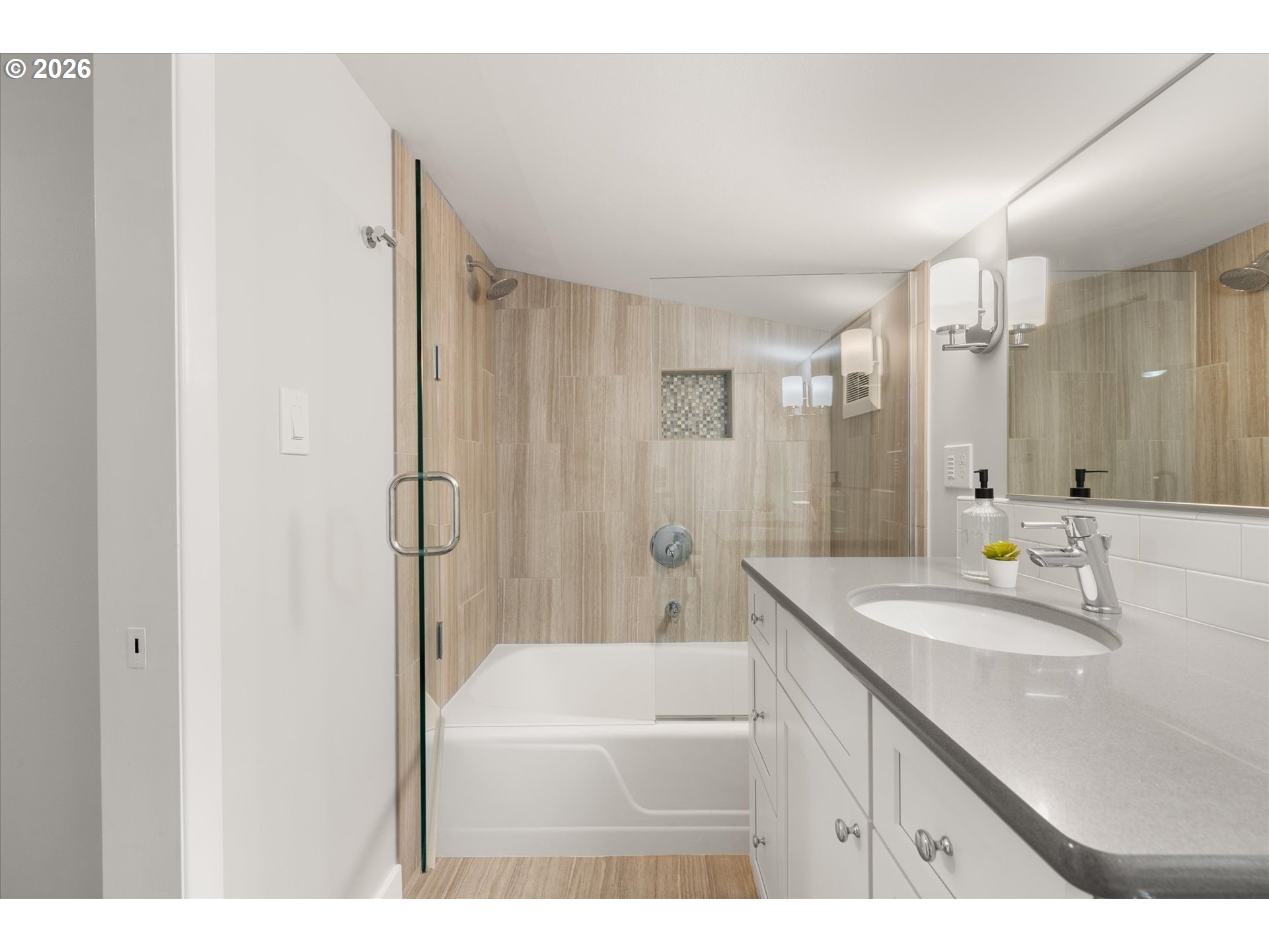 8108 Southwest 9th Avenue Portland, OR 97219 - Photo 22 of 40 Bathroom