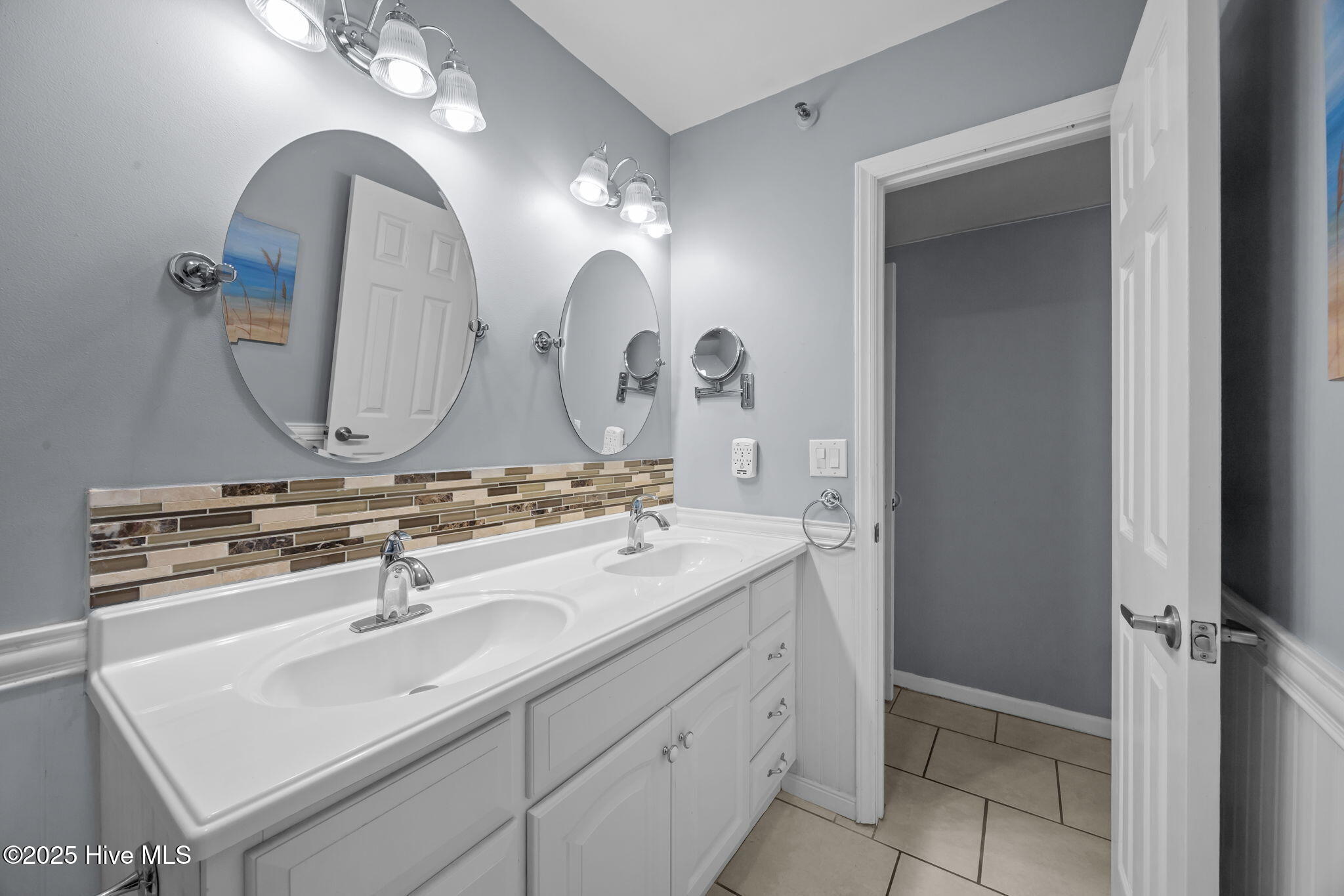 1896 New River Inlet Road, Unit 1101 North Topsail Beach, NC 28460 - Photo 19 of 39 15-web-or-mls-IMG_0703