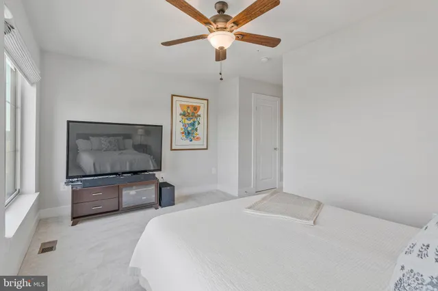 $3,300 | 4810 Garden View Lane, Chantilly, VA 20151