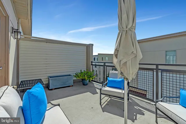 $3,300 | 4810 Garden View Lane, Chantilly, VA 20151