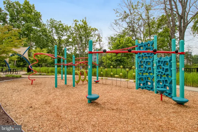 $3,300 | 4810 Garden View Lane, Chantilly, VA 20151