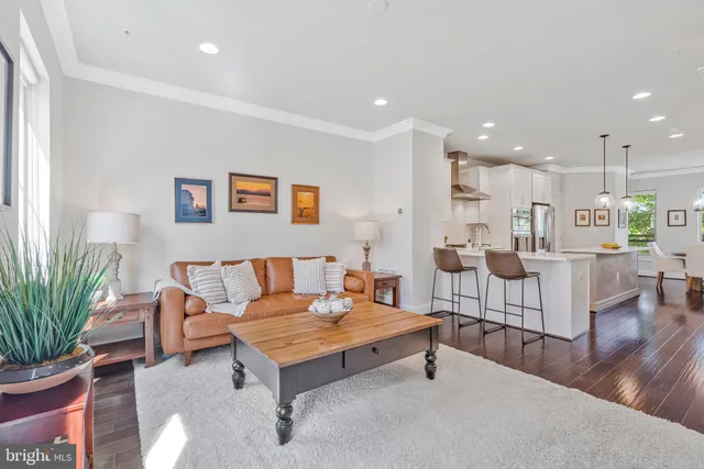 $3,300 | 4810 Garden View Lane, Chantilly, VA 20151