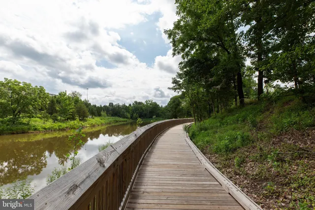 $3,300 | 4810 Garden View Lane, Chantilly, VA 20151