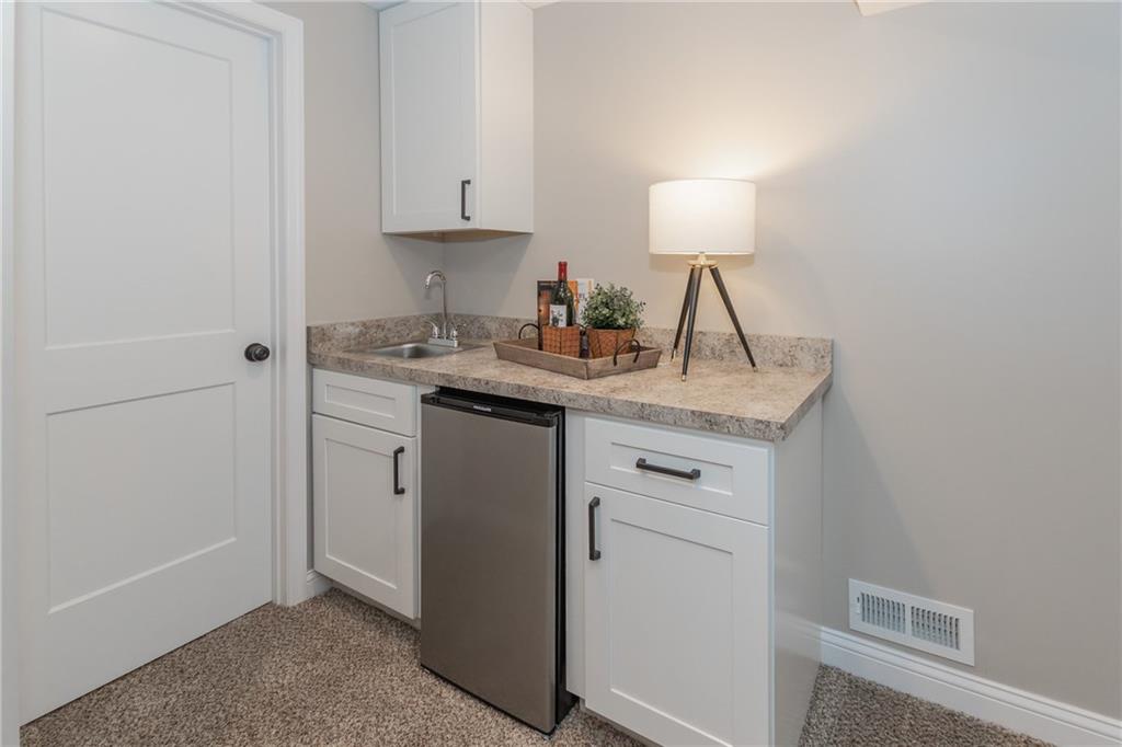 3115 North Marr Road Columbus, IN 47203 - Photo 27 of 33 Gallery Image 27