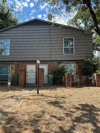 $1,500 | 1904 West Sanford Street, Arlington, TX 76012