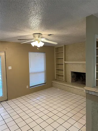 $1,500 | 1904 West Sanford Street, Arlington, TX 76012