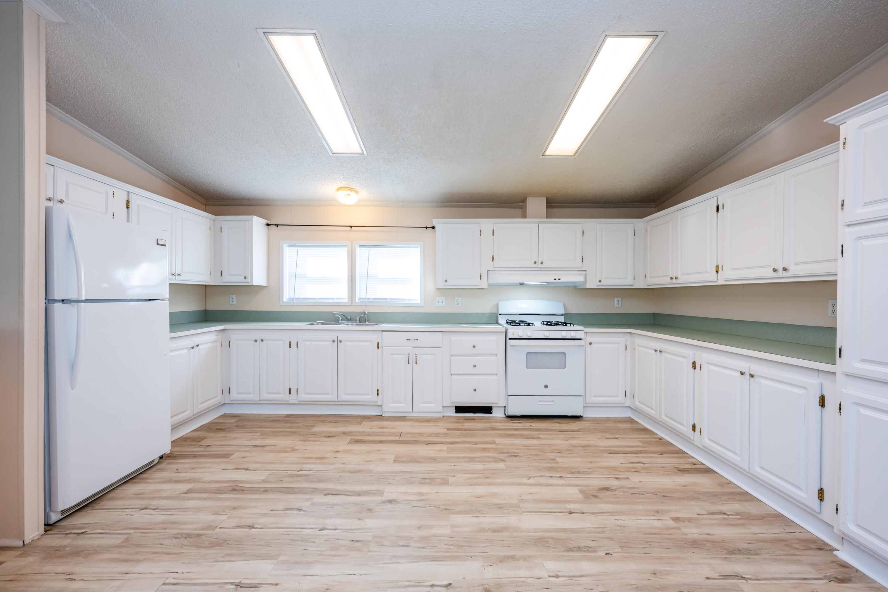 4025 Hennessey Road Watervliet, MI 49098 - Photo 11 of 28 Hennessey-111