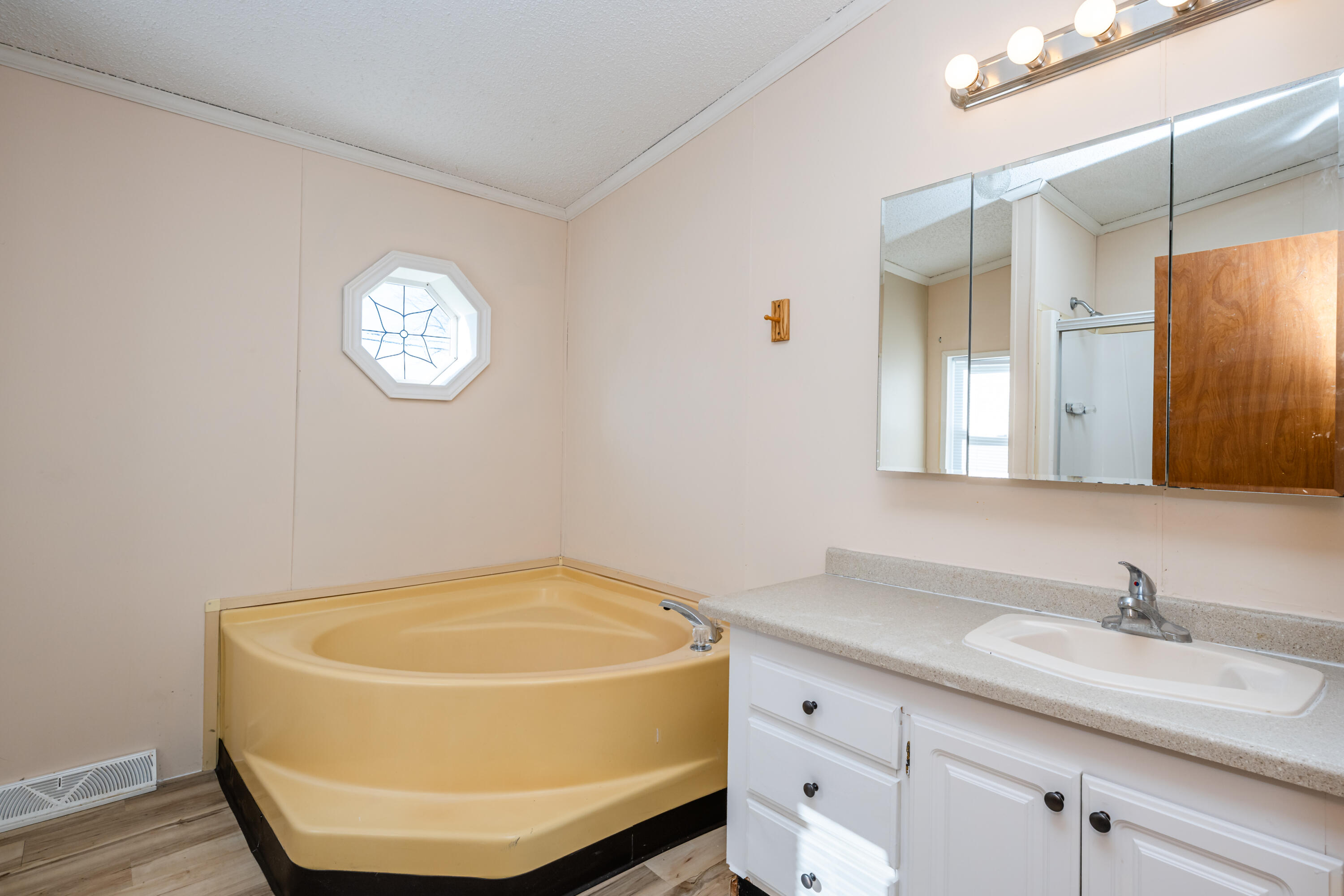 4025 Hennessey Road Watervliet, MI 49098 - Photo 19 of 28 Hennessey-119