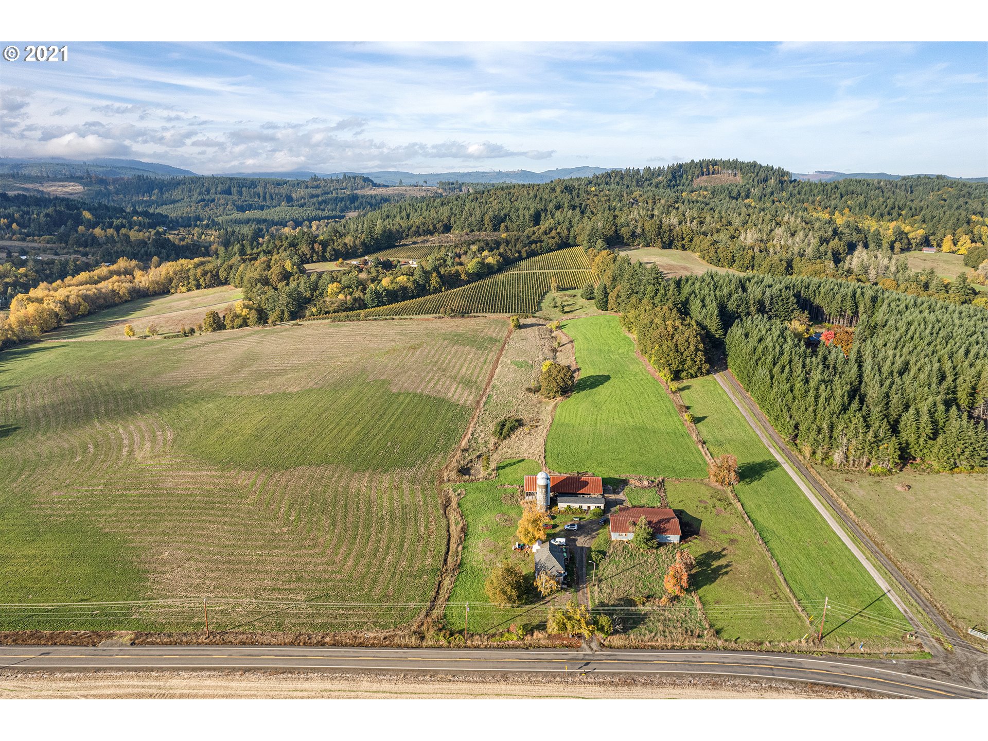 53633 Southwest Patton Valley Road Gaston, OR 97119 - Photo 4 of 32 a view of a city