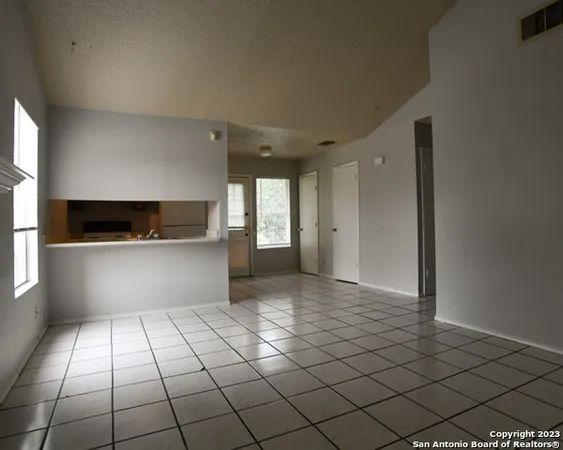 $875 | 5607 Lochmoor, Unit 2, San Antonio, TX 78244
