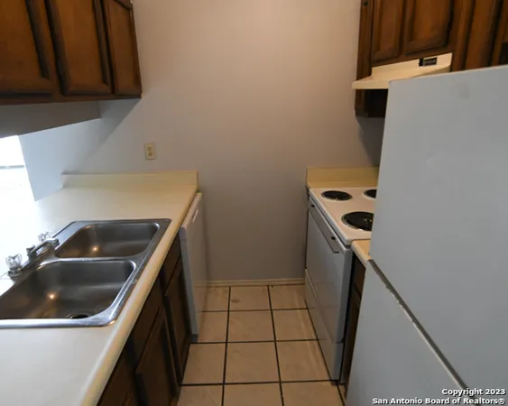 $875 | 5607 Lochmoor, Unit 2, San Antonio, TX 78244
