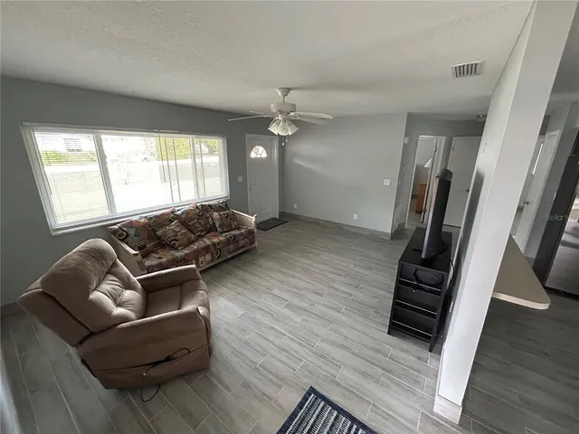 $1,600 | 21570 Southwest Raintree Street, Dunnellon, FL 34431