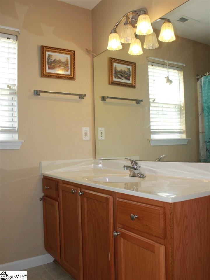 202 Worcester Lane Easley, SC 29642 - Photo 16 of 36 Gallery Image 16