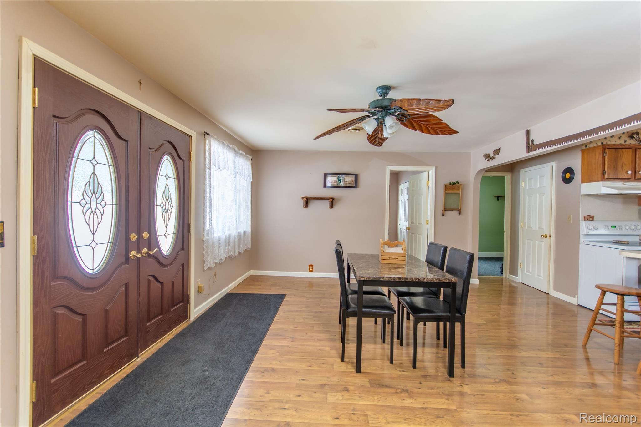 4526 West Allen Road Howell, MI 48855 - Photo 2 of 29 DSC_2722enf.jpg