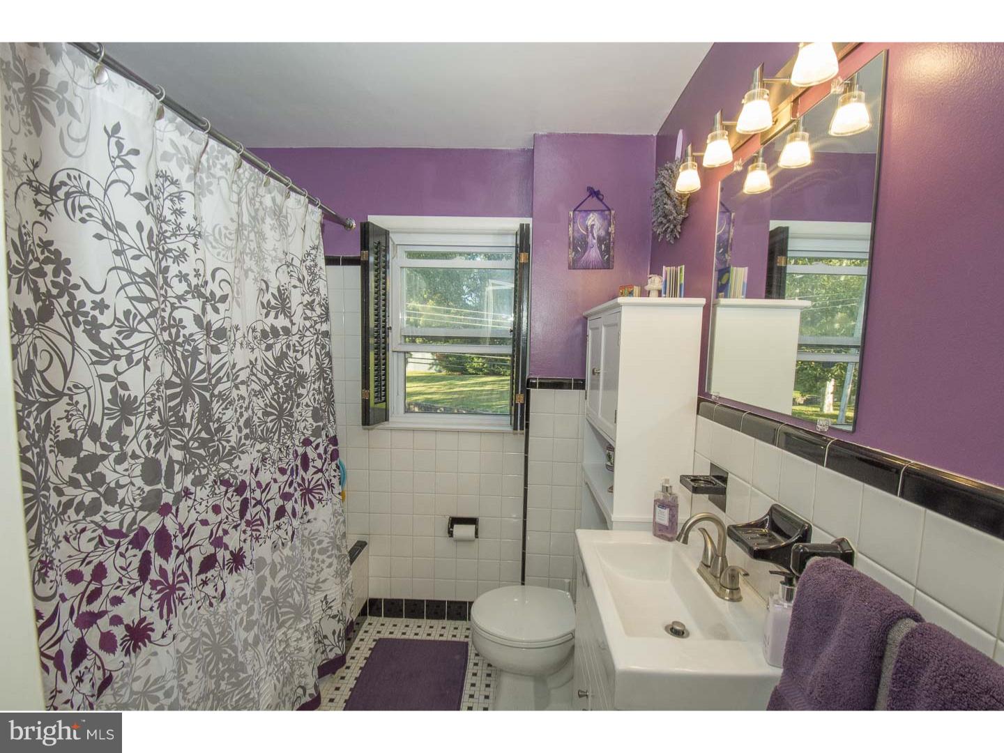 417 Rittenhouse Circle Havertown, PA 19083 - Photo 15 of 24 Bathroom