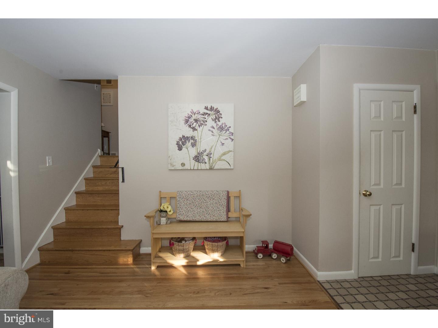 417 Rittenhouse Circle Havertown, PA 19083 - Photo 3 of 24 Foyer