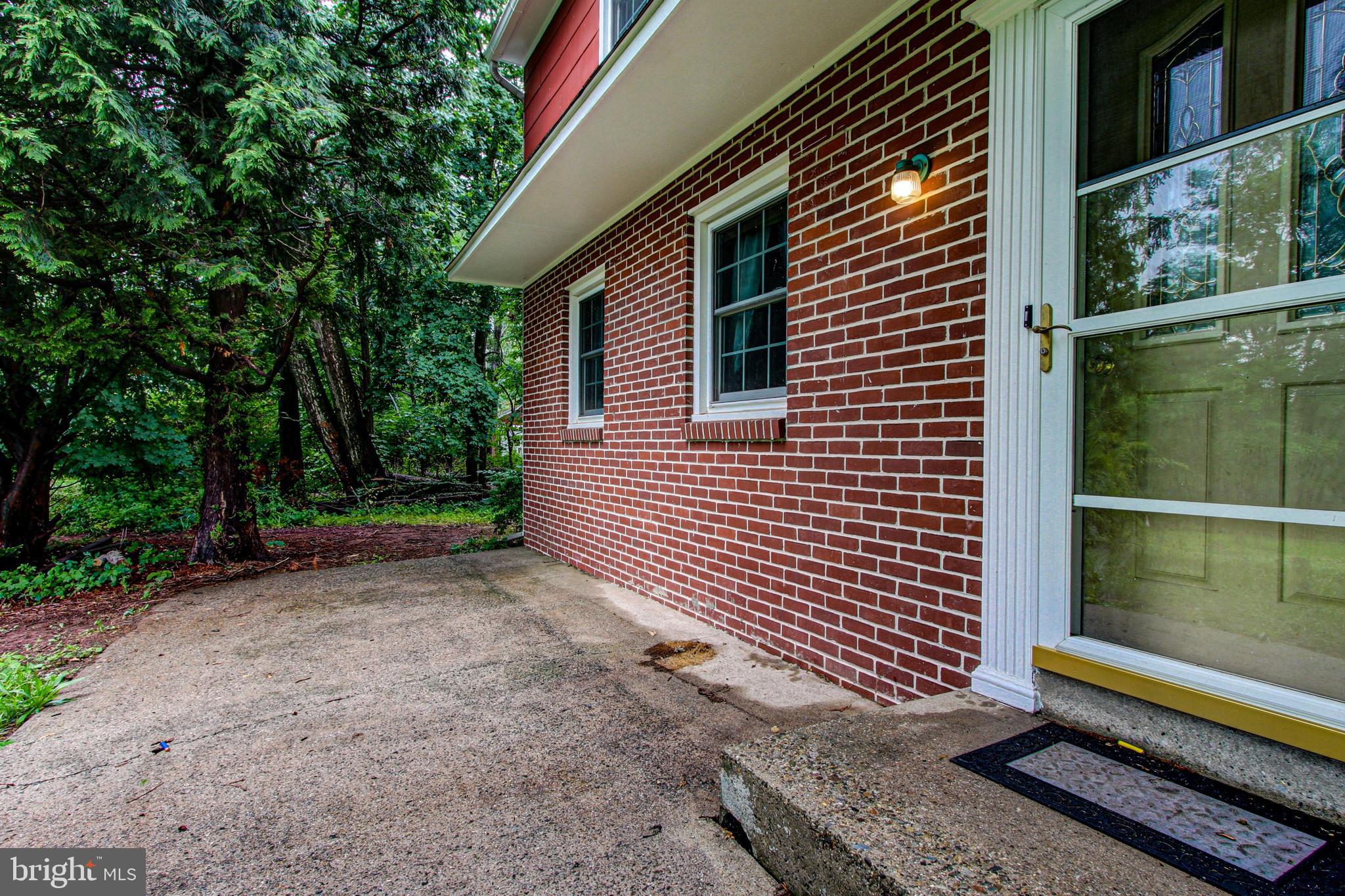 10 King Road Telford, PA 18969 - Photo 3 of 36