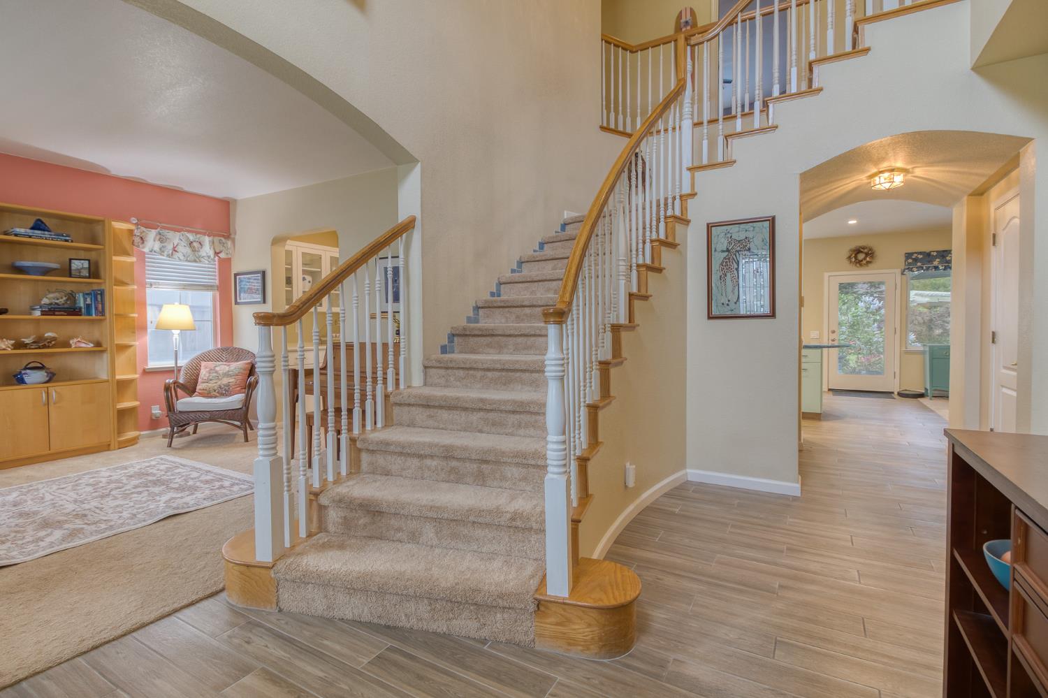 1718 Heirloom Court Modesto, CA 95357 - Photo 6 of 38