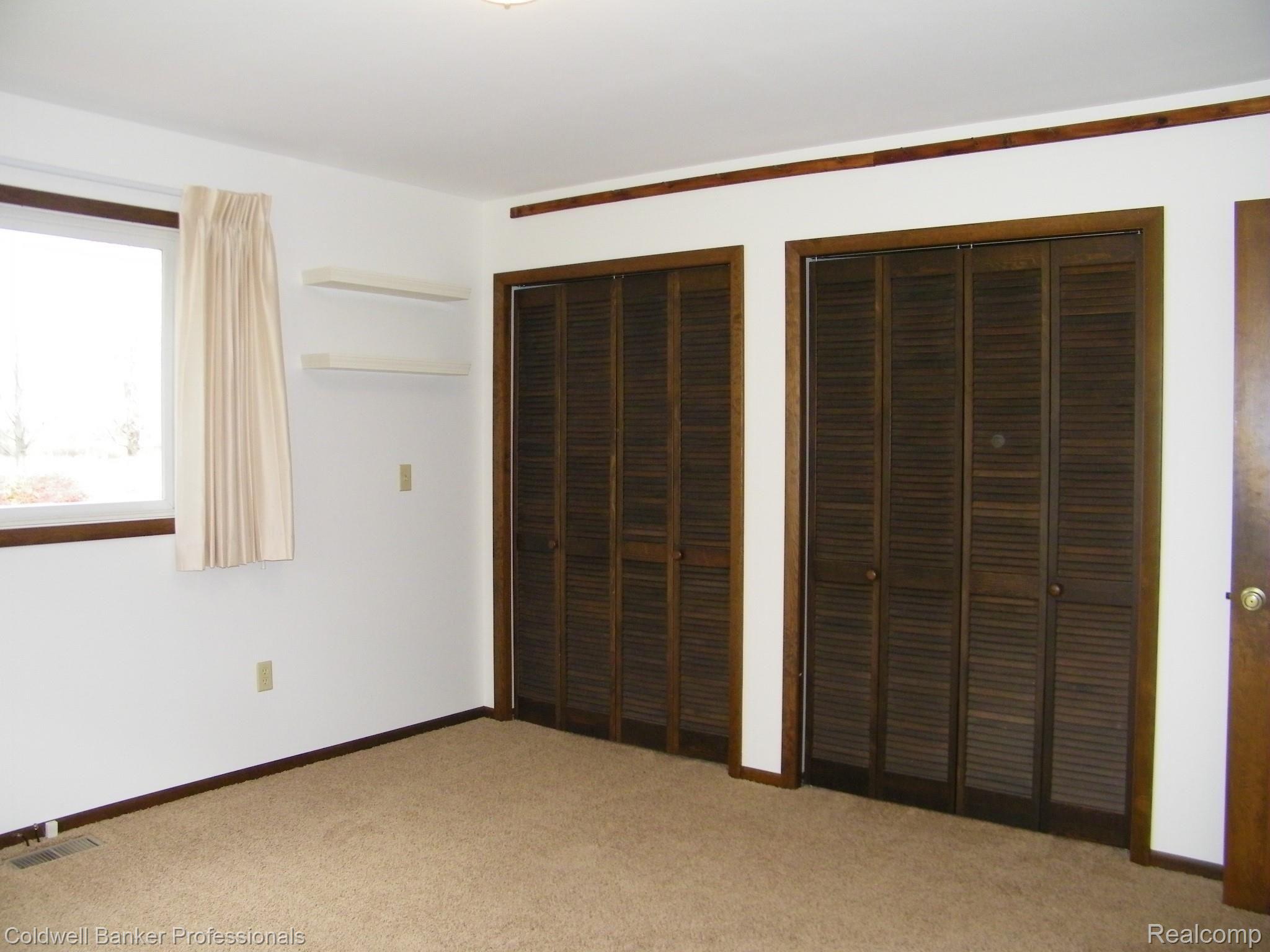 8198 Jefferson Road North Branch, MI 48461 - Photo 16 of 22 100_0447.jpg