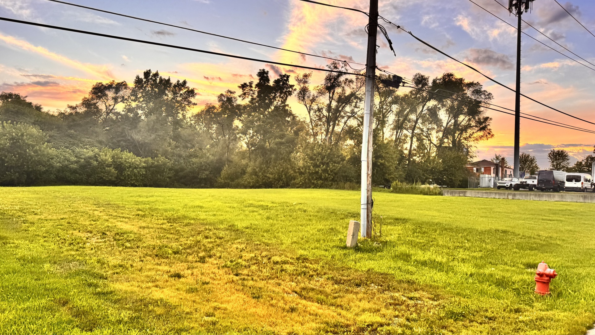 6N160 Garden Avenue Roselle, IL 60172 - Photo 3 of 6 a view of a swimming pool with a yard