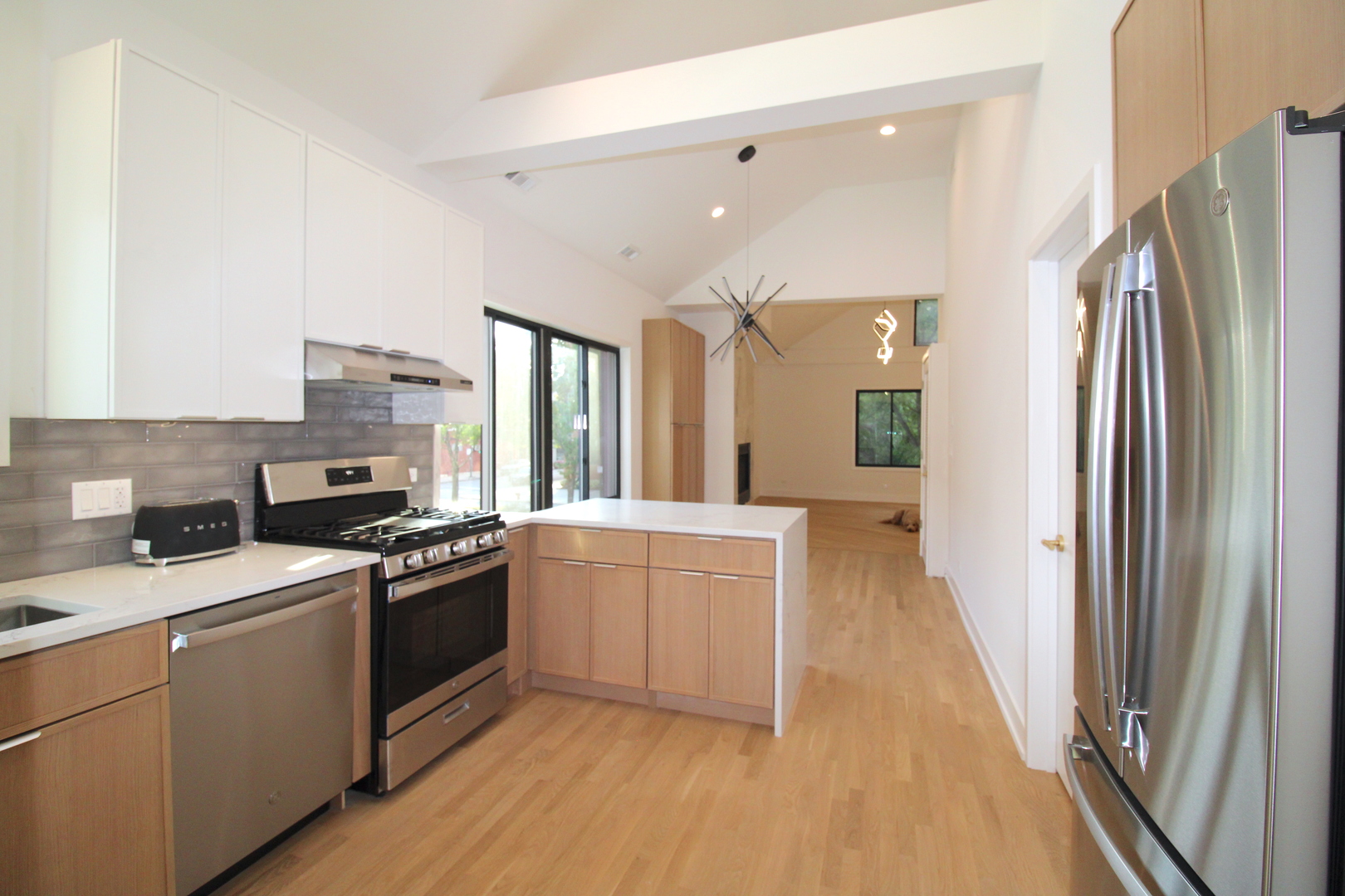 933 North Ashland Avenue, Unit 2F Chicago, IL 60622 - Photo 20 of 45