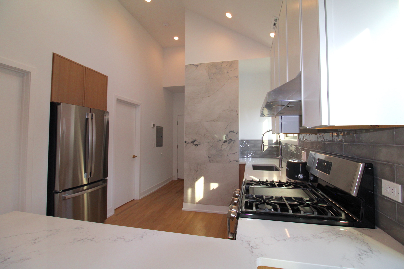 933 North Ashland Avenue, Unit 2F Chicago, IL 60622 - Photo 28 of 45