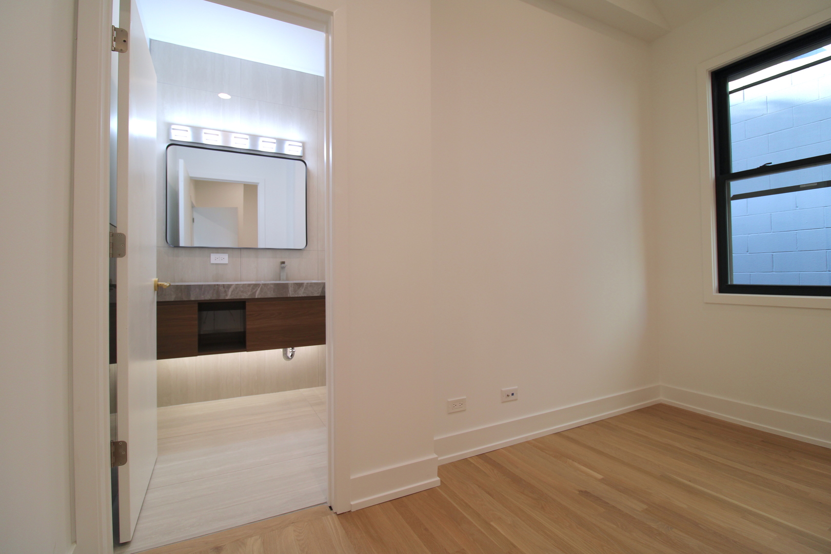 933 North Ashland Avenue, Unit 2F Chicago, IL 60622 - Photo 30 of 45