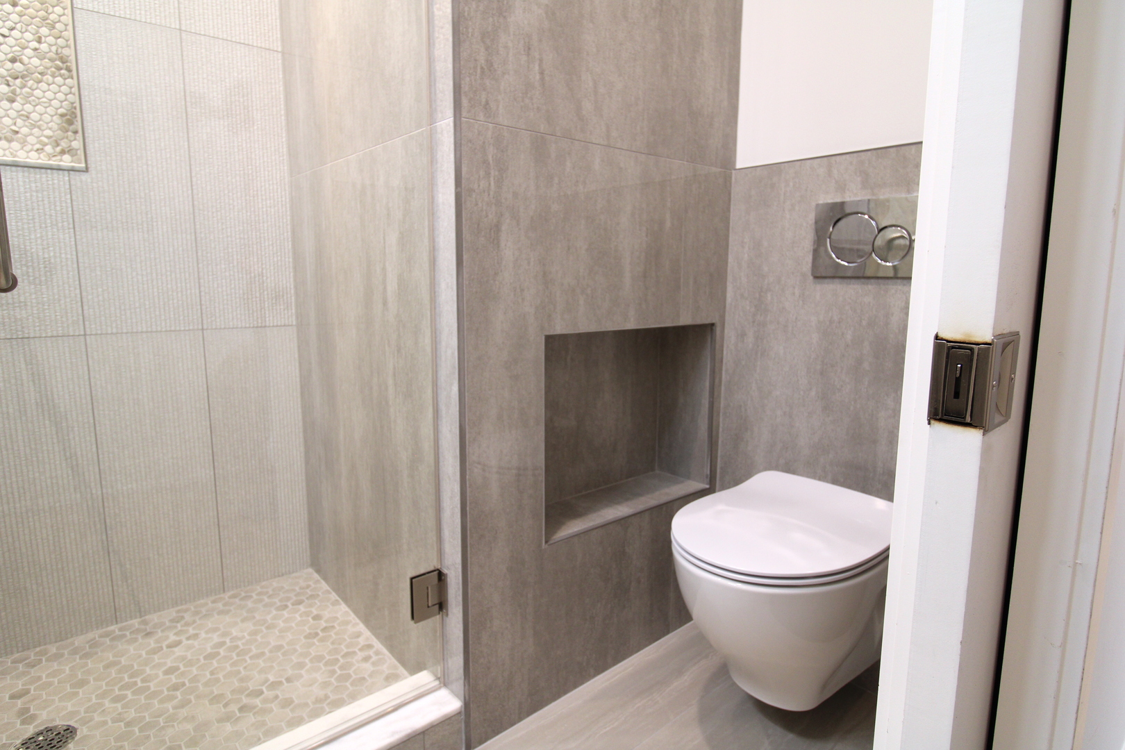 933 North Ashland Avenue, Unit 2F Chicago, IL 60622 - Photo 38 of 45