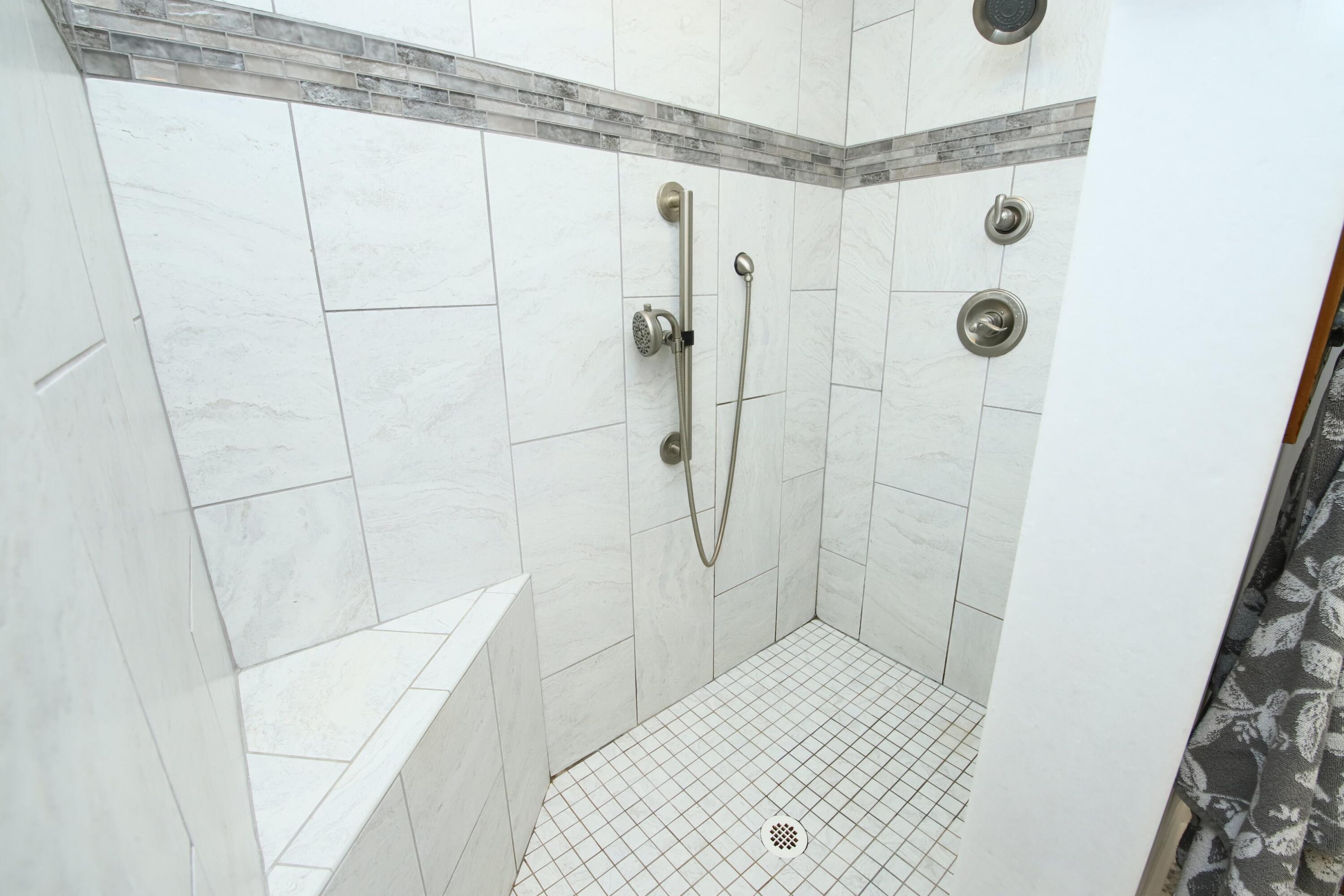 405 Old Mill Road Savannah, GA 31419 - Photo 29 of 45 30Shower