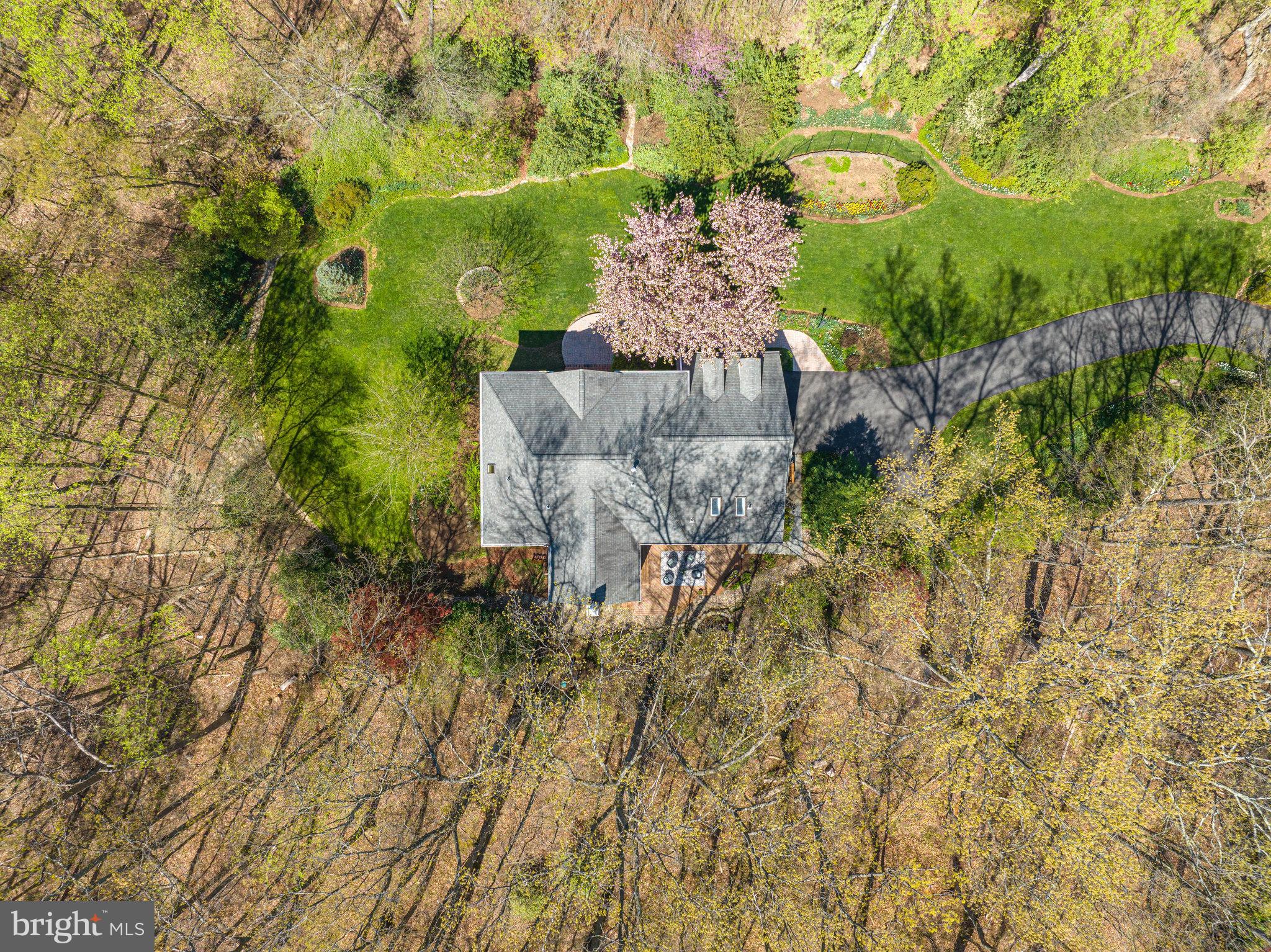 1227 Tottenham Court Reston, VA 20194 - Photo 4 of 55