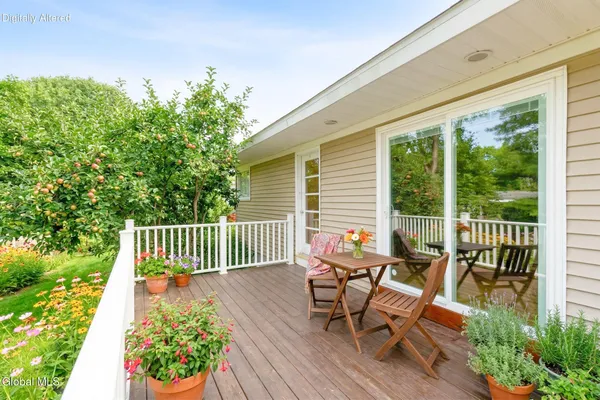 $430,000 | 31 Freeman Road, Albany, NY 12208