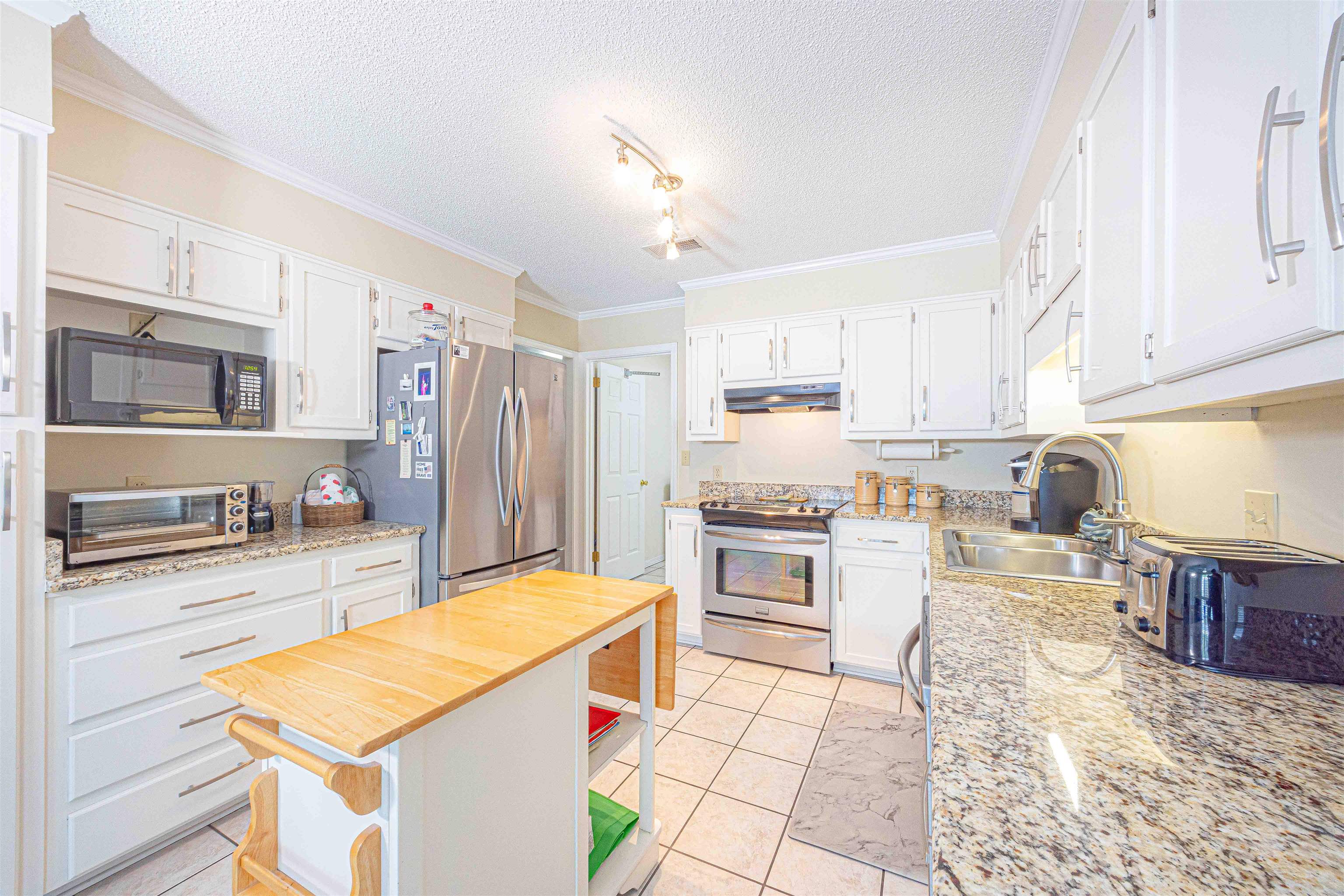 485 Ridgewood Drive Daphne, AL 36526 - Photo 18 of 38 Kitchen