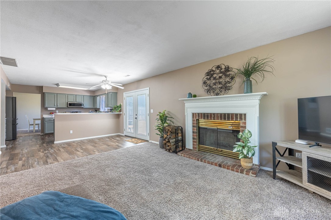 6808 Charlesgate Road Huber Heights, OH 45424 - Photo 18 of 38 Family Room