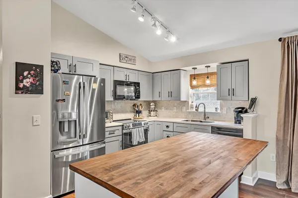 $399,900 | 5181 Crumpacker Drive, Roanoke, VA 24019