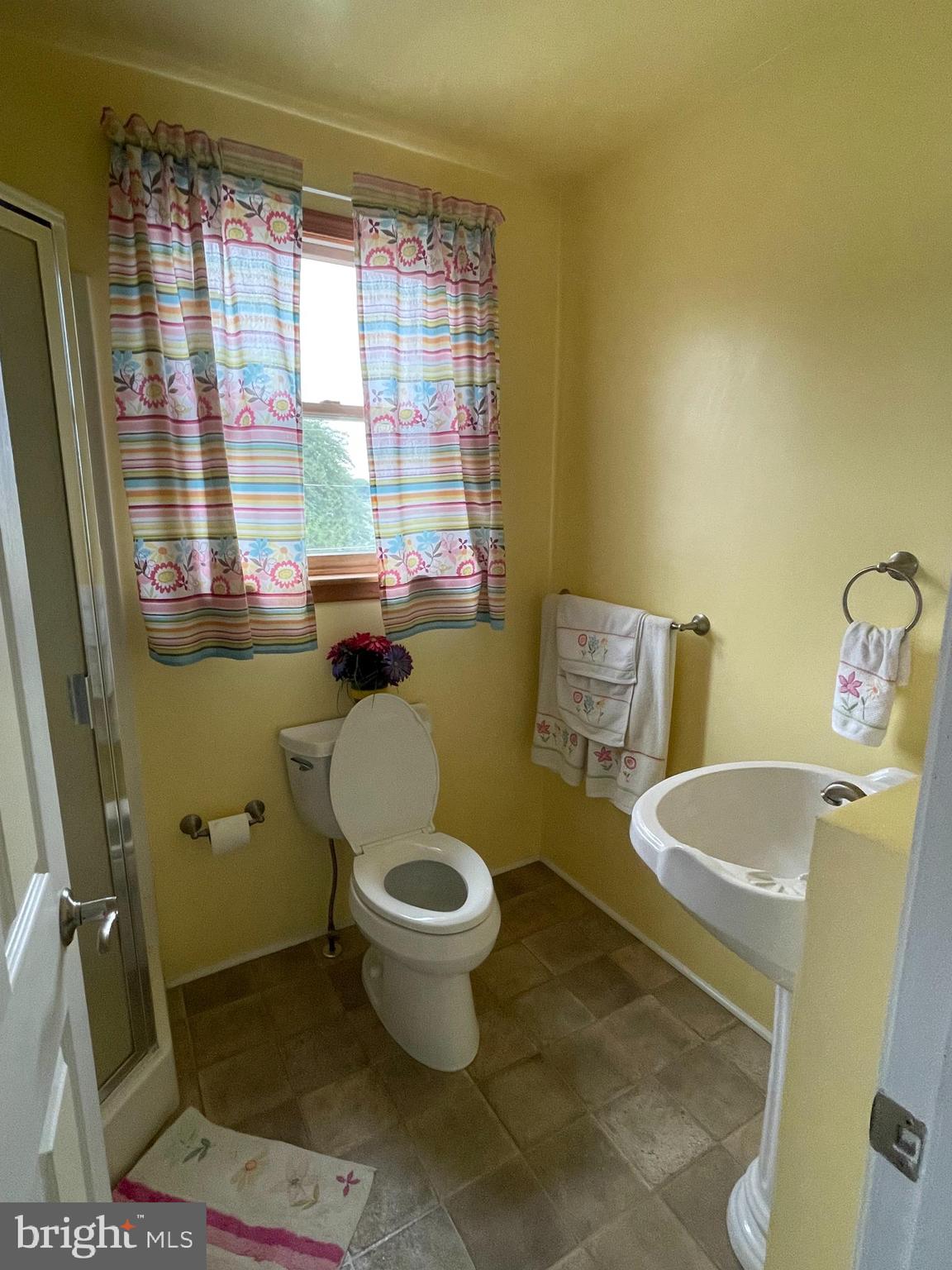 707 Fuselage Avenue Middle River, MD 21221 - Photo 27 of 28 Upstairs Bath