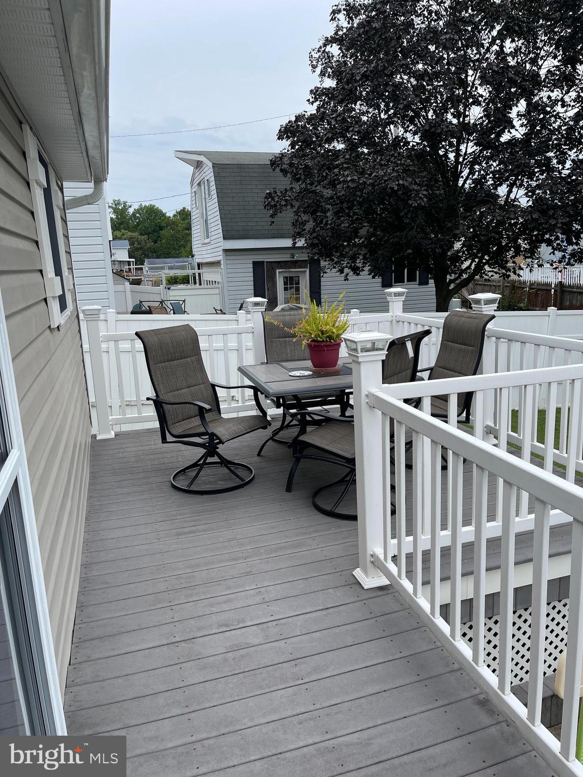 707 Fuselage Avenue Middle River, MD 21221 - Photo 5 of 28 Deck