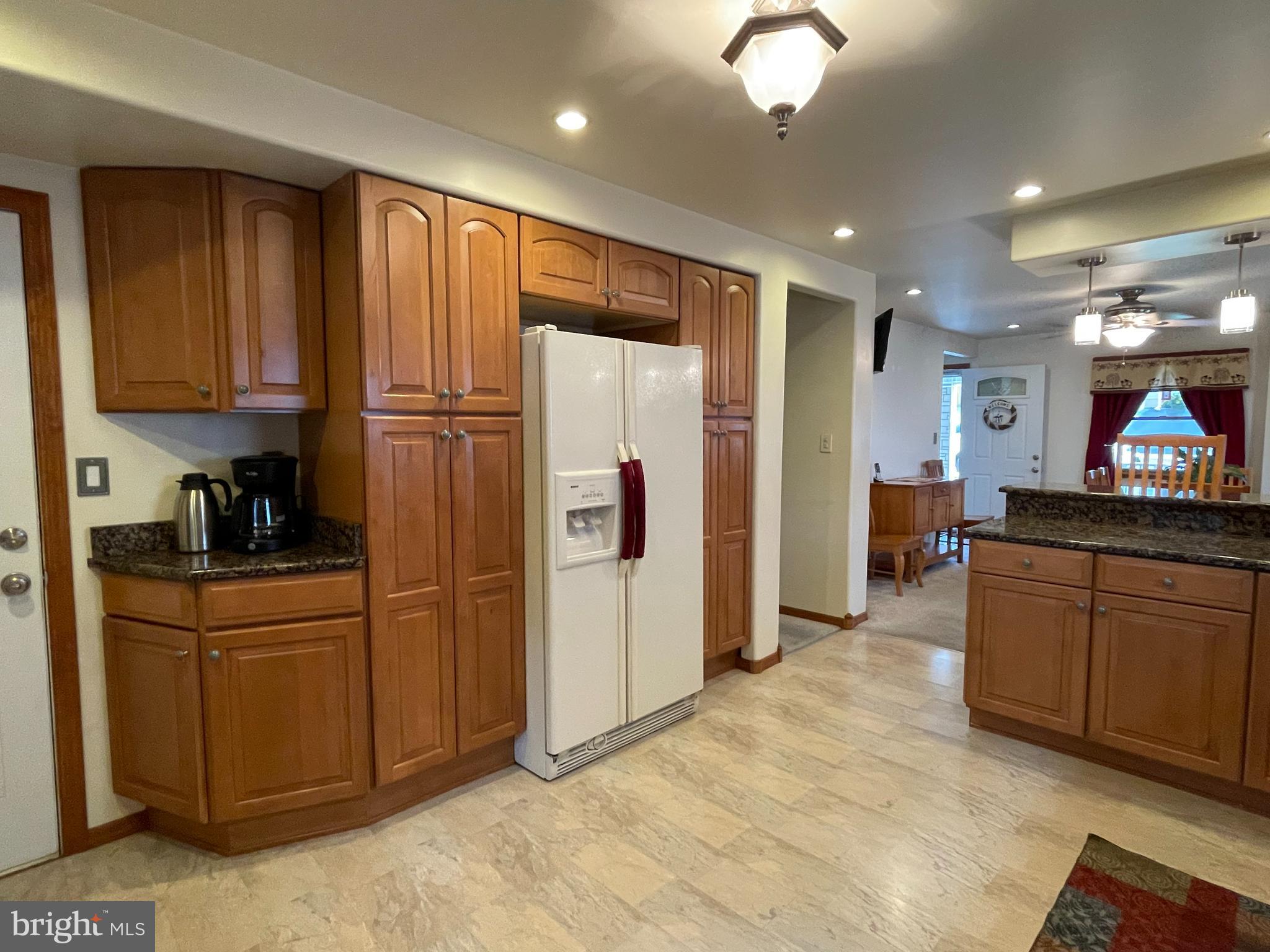 707 Fuselage Avenue Middle River, MD 21221 - Photo 7 of 28 Kitchen