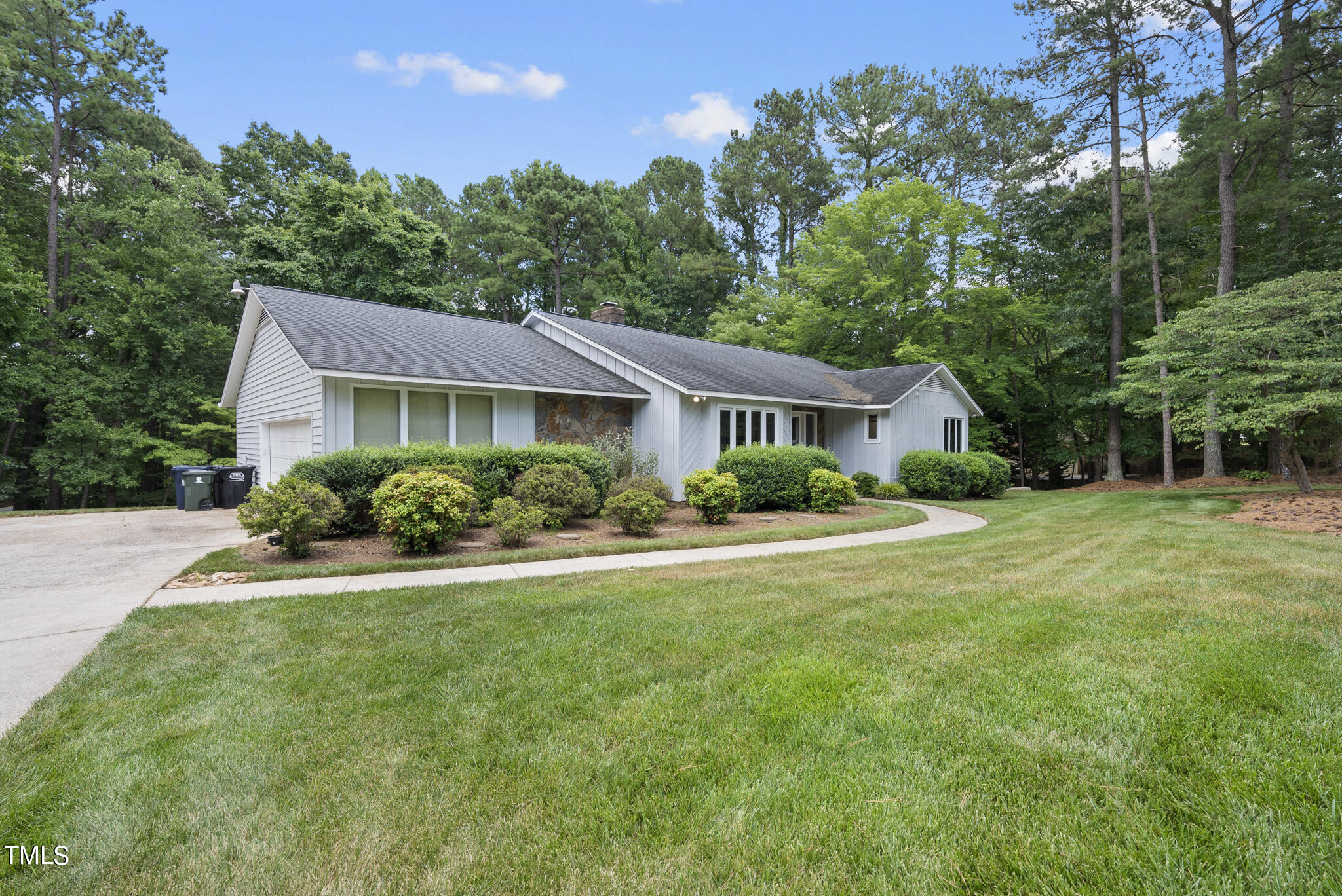804 Brookfield Road Raleigh, NC 27615 - Photo 4 of 41 DSC05527