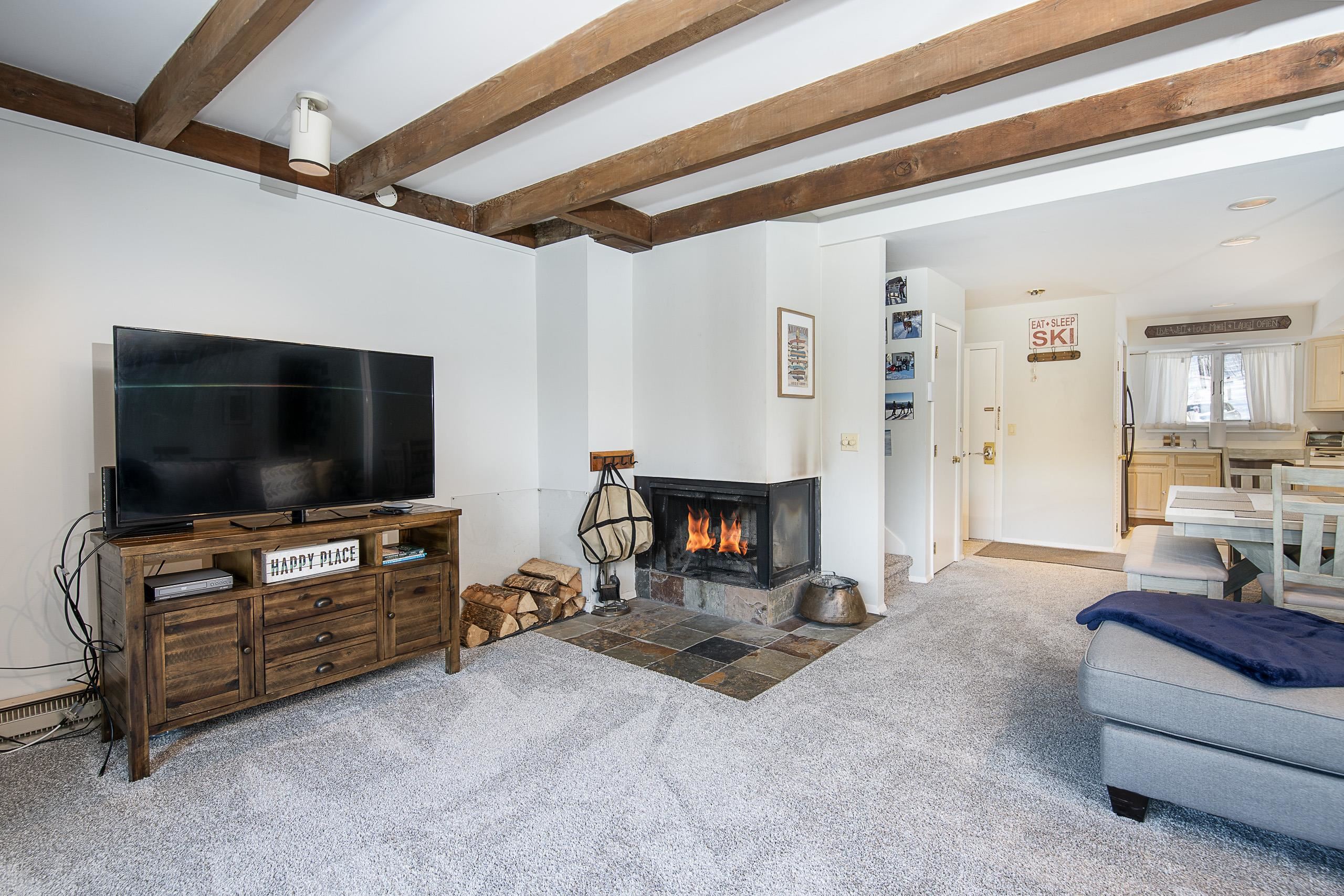 774 East Mountain Road, Unit D4 Killington, VT 05751 - Photo 15 of 32