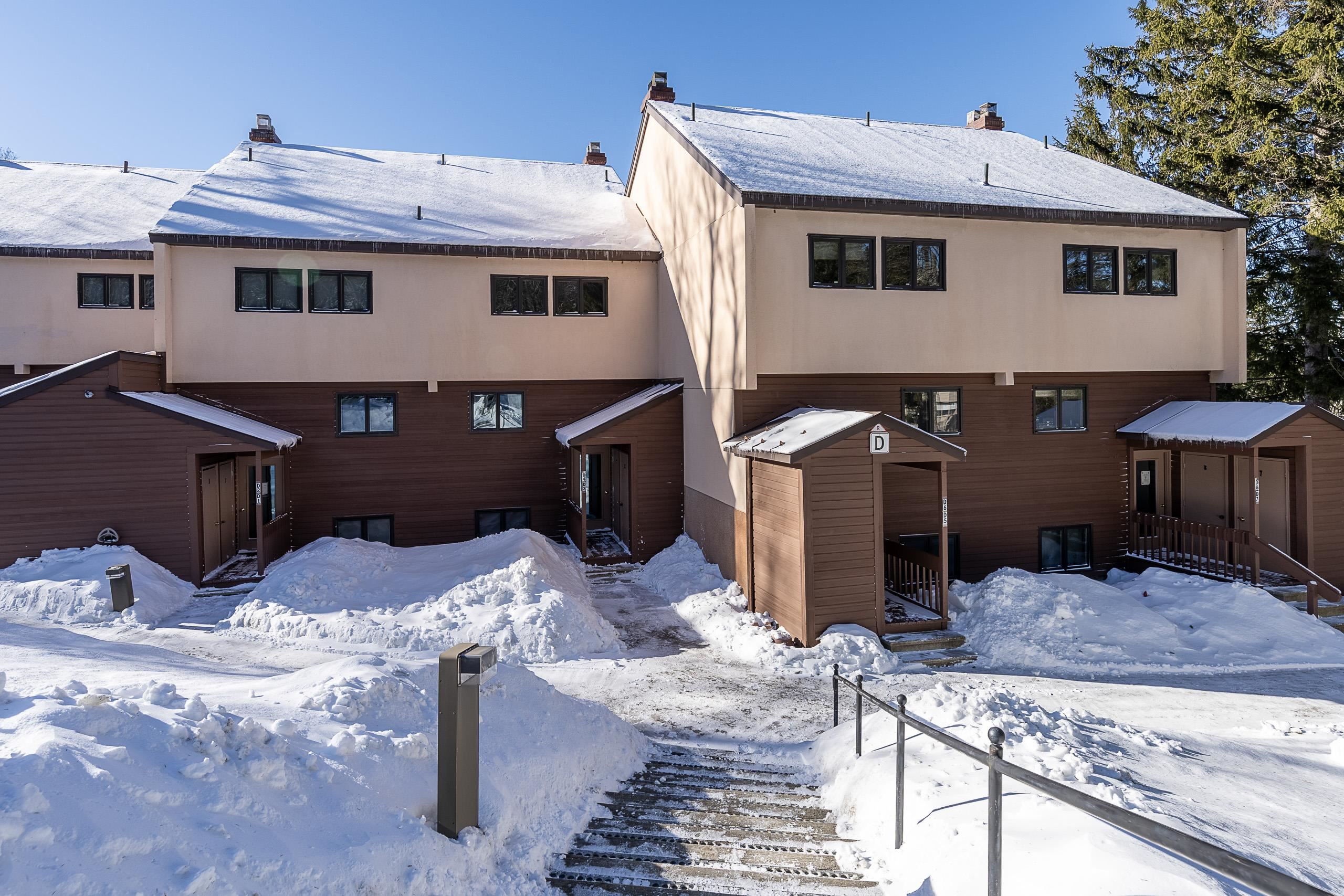 774 East Mountain Road, Unit D4 Killington, VT 05751 - Photo 4 of 32