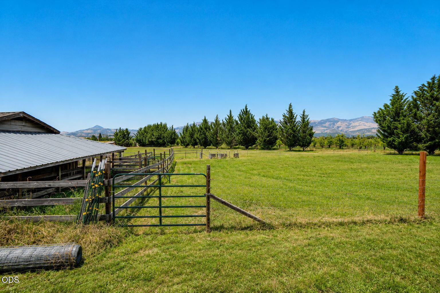 6085 Walden Lane Talent, OR 97540 - Photo 36 of 53