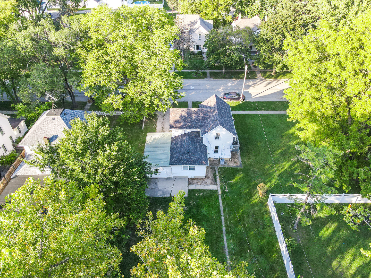 264 West 3rd Street Manteno, IL 60950 - Photo 8 of 29 an aerial view of a house with a garden