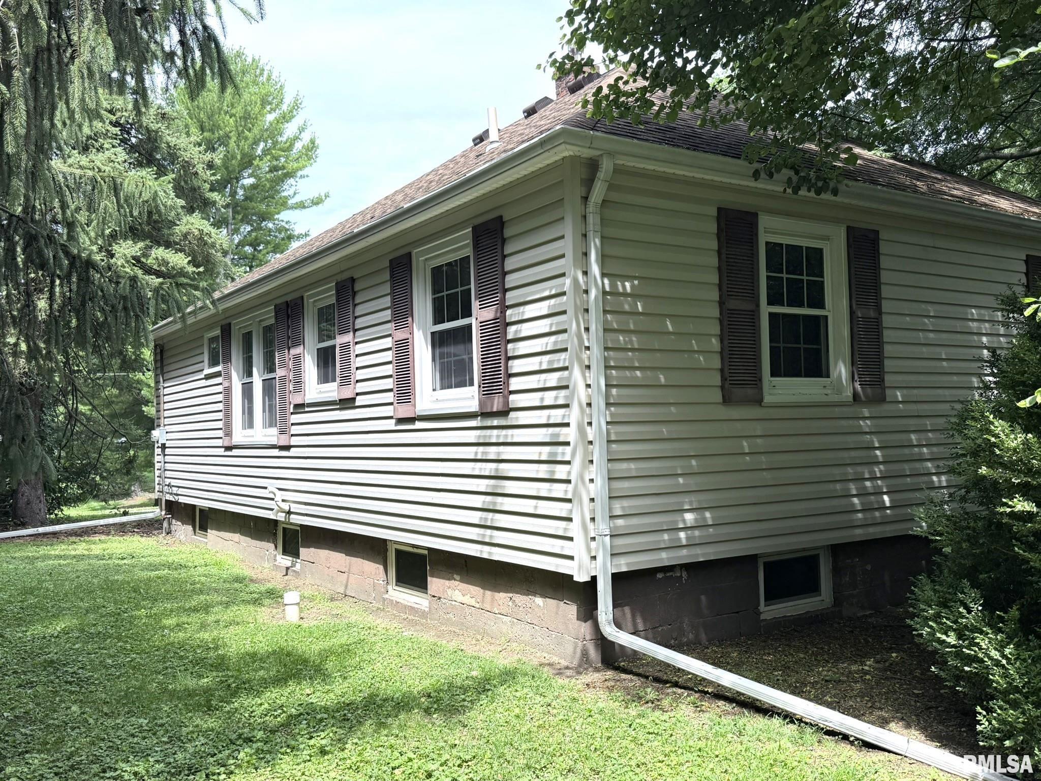 109 South State Street Henderson, IL 61439 - Photo 8 of 38